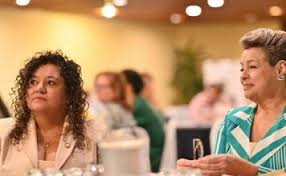 fotografía autoridades SOSEP (Primera Dama y Secretaria)